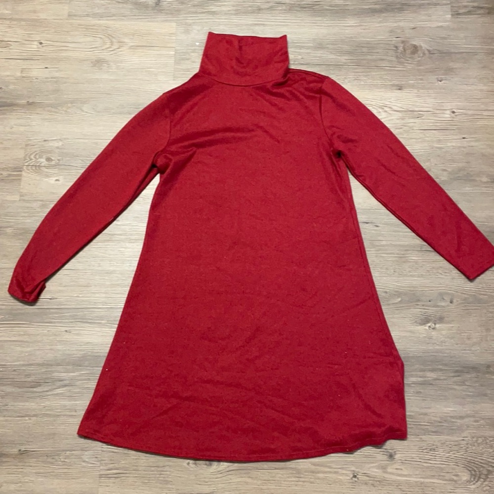Red turtleneck shift dress (medium)